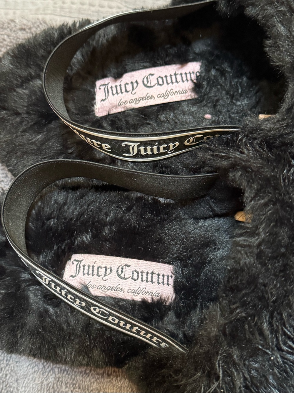 Juicy Couture Black Faux Fur Slide Sandals with Crystal Logo - Picture 3 of 8